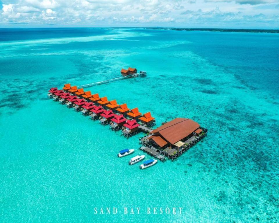 Sand Bay Resort Semporna Exterior photo