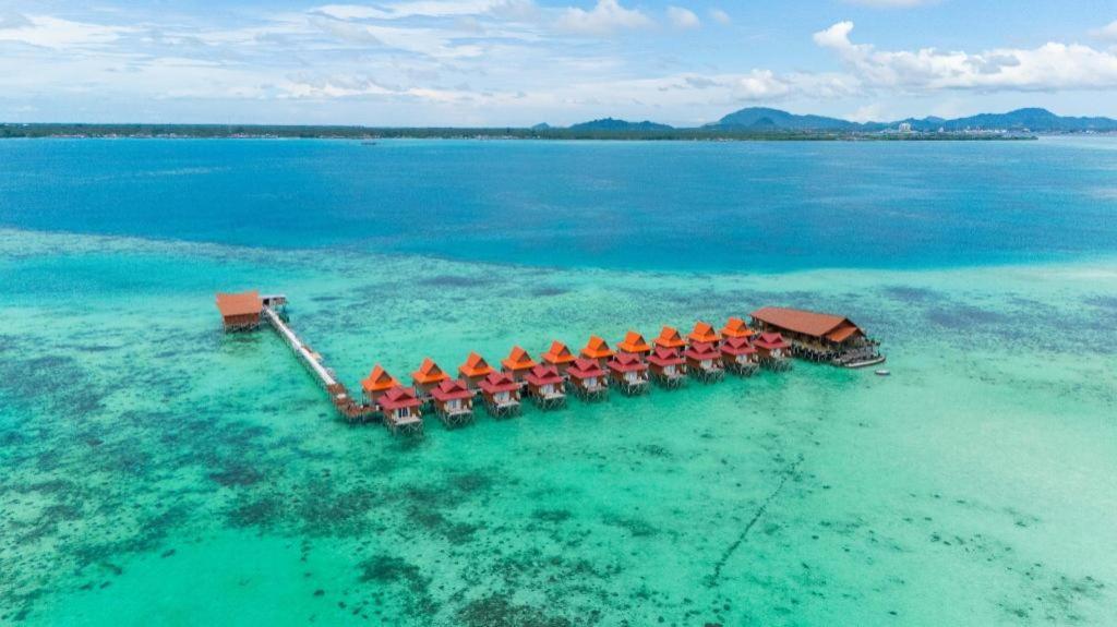 Sand Bay Resort Semporna Exterior photo