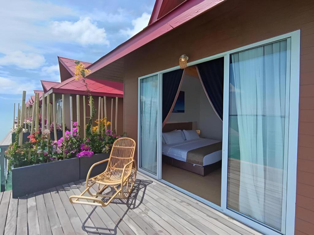 Sand Bay Resort Semporna Exterior photo