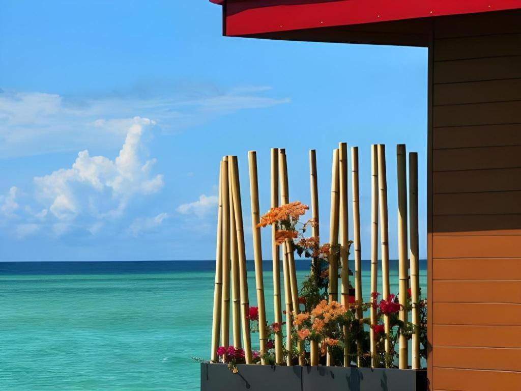 Sand Bay Resort Semporna Exterior photo
