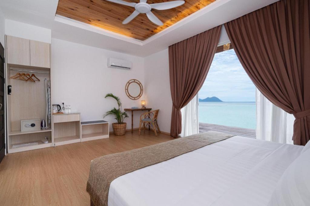 Sand Bay Resort Semporna Exterior photo