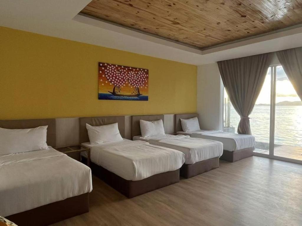 Sand Bay Resort Semporna Exterior photo